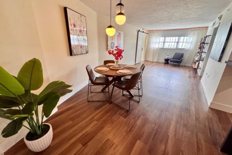 Condo in Miami Beach, Florida, 2 bedrooms № 2153708 - photo 4