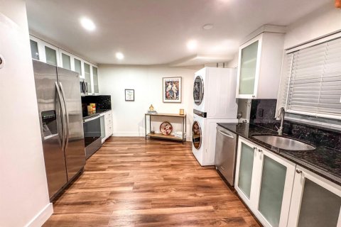 Condo in Miami Beach, Florida, 2 bedrooms № 2153708 - photo 7