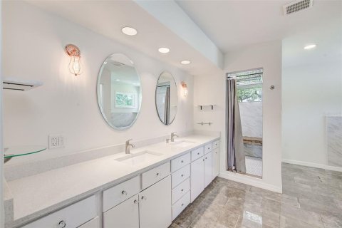 Villa ou maison à vendre à Clearwater, Floride: 5 chambres, 281.03 m2 № 2342613 - photo 29