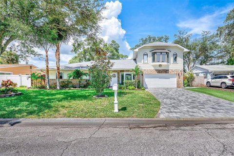 Villa ou maison à Clearwater, Floride 5 chambres, 281.03 m2 № 2342613
