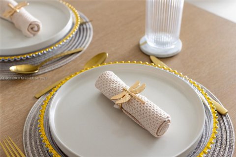 Copropriété à vendre à Miami, Floride: 3 chambres, 115.76 m2 № 2012105 - photo 17