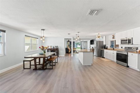 Casa en venta en Port Richey, Florida, 3 dormitorios, 159.05 m2 № 1904021 - foto 9