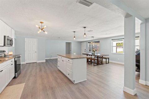 Casa en venta en Port Richey, Florida, 3 dormitorios, 159.05 m2 № 1904021 - foto 10