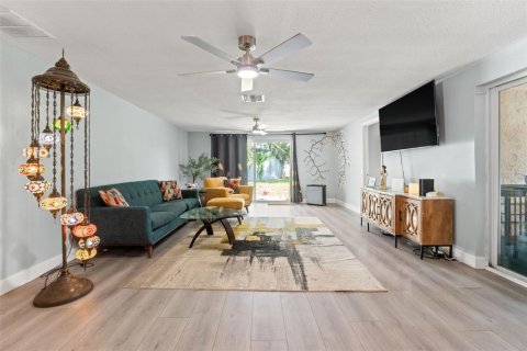 Casa en venta en Port Richey, Florida, 3 dormitorios, 159.05 m2 № 1904021 - foto 17