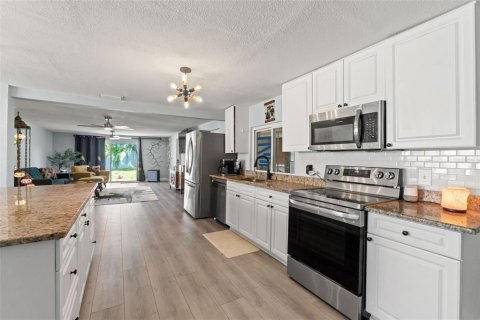 Casa en venta en Port Richey, Florida, 3 dormitorios, 159.05 m2 № 1904021 - foto 16