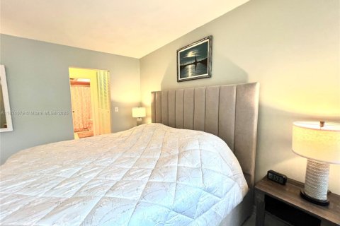 Снять в аренду кондоминиум в Палм - Бич Шорес, Флорида 1 спальня, 78.04м2, № 2014133 - фото 23