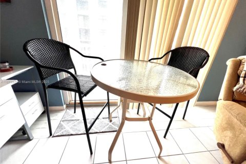 Снять в аренду кондоминиум в Палм - Бич Шорес, Флорида 1 спальня, 78.04м2, № 2014133 - фото 17