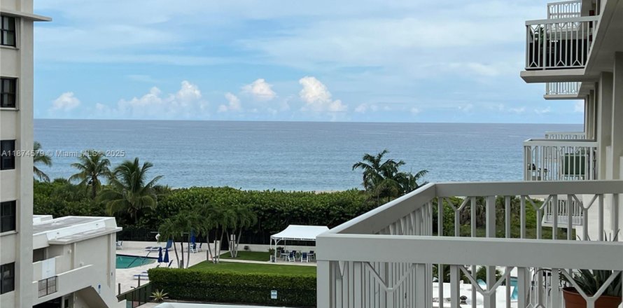 Кондоминиум с 1 спальней в Палм - Бич Шорес, Флорида № 2014133