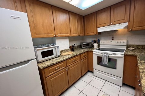 Снять в аренду кондоминиум в Палм - Бич Шорес, Флорида 1 спальня, 78.04м2, № 2014133 - фото 4