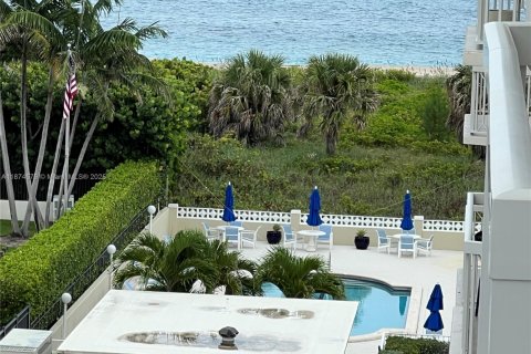 Снять в аренду кондоминиум в Палм - Бич Шорес, Флорида 1 спальня, 78.04м2, № 2014133 - фото 26