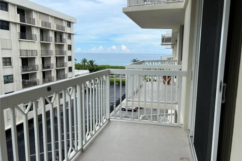 Снять в аренду кондоминиум в Палм - Бич Шорес, Флорида 1 спальня, 78.04м2, № 2014133 - фото 20