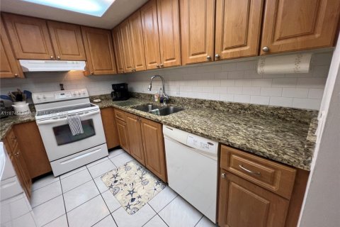 Снять в аренду кондоминиум в Палм - Бич Шорес, Флорида 1 спальня, 78.04м2, № 2014133 - фото 6