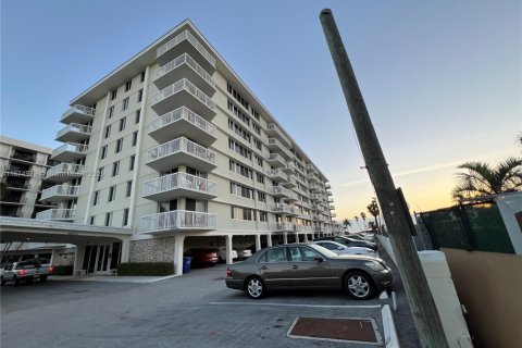 Снять в аренду кондоминиум в Палм - Бич Шорес, Флорида 1 спальня, 78.04м2, № 2014133 - фото 27