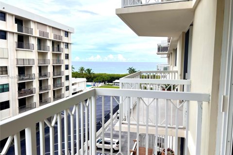 Снять в аренду кондоминиум в Палм - Бич Шорес, Флорида 1 спальня, 78.04м2, № 2014133 - фото 18