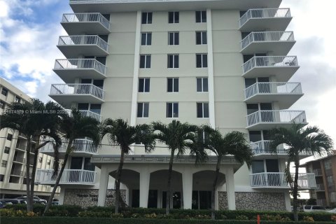 Снять в аренду кондоминиум в Палм - Бич Шорес, Флорида 1 спальня, 78.04м2, № 2014133 - фото 28