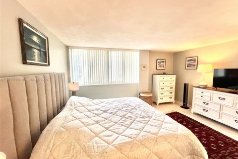 Снять в аренду кондоминиум в Палм - Бич Шорес, Флорида 1 спальня, 78.04м2, № 2014133 - фото 11