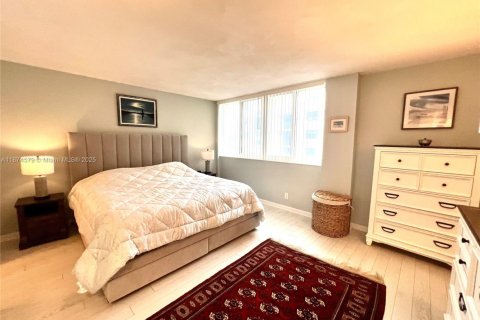 Снять в аренду кондоминиум в Палм - Бич Шорес, Флорида 1 спальня, 78.04м2, № 2014133 - фото 12