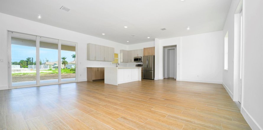 Villa ou maison à Port Charlotte, Floride 4 chambres, 167.22 m2 № 1117045