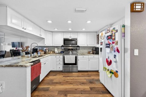 Touwnhouse à louer à Seminole, Floride: 3 chambres, 207.92 m2 № 2219364 - photo 6