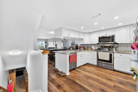 Touwnhouse à louer à Seminole, Floride: 3 chambres, 207.92 m2 № 2219364 - photo 9