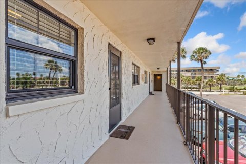 Condominio en venta en Cocoa Beach, Florida, 2 dormitorios, 102.29 m2 № 1684509 - foto 3