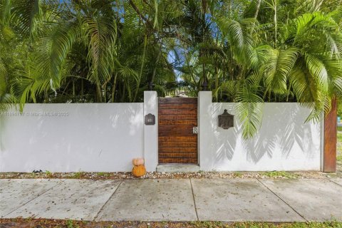 Купить виллу или дом в Майами, Флорида 4 спальни, 233.93м2, № 2034339 - фото 22