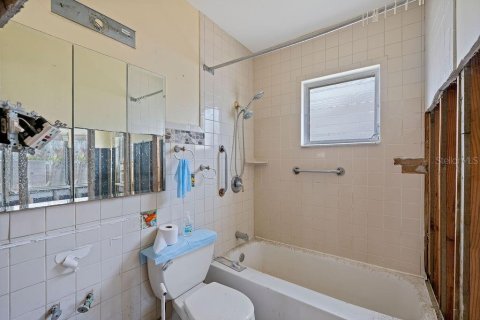 Купить коммерческую недвижимость в Мадейра - Бич, Флорида 4 спальни, 152.73м2, № 1886917 - фото 17