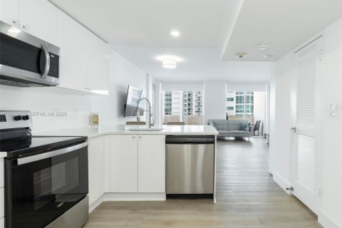 Copropriété à vendre à Bal Harbour, Floride: 44.87 m2 № 2091053 - photo 10