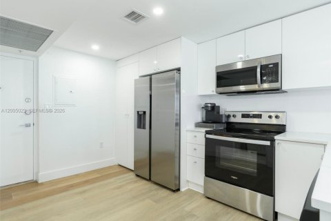 Copropriété à vendre à Bal Harbour, Floride: 44.87 m2 № 2091053 - photo 11