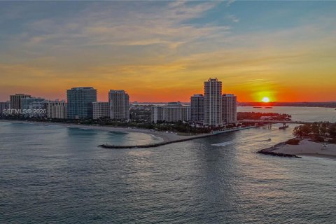 Copropriété à vendre à Bal Harbour, Floride: 44.87 m2 № 2091053 - photo 29