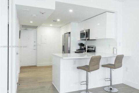 Copropriété à vendre à Bal Harbour, Floride: 44.87 m2 № 2091053 - photo 12