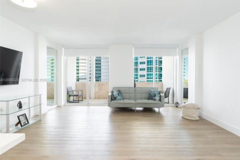 Copropriété à vendre à Bal Harbour, Floride: 44.87 m2 № 2091053 - photo 14
