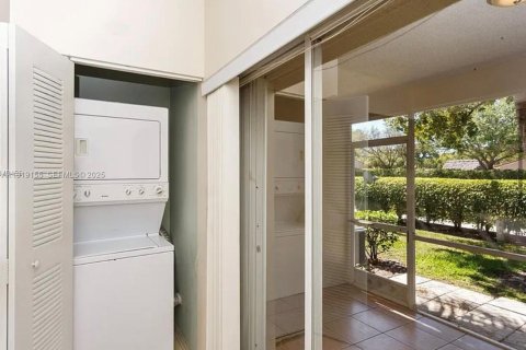 Купить таунхаус в Уэстон, Флорида 2 спальни, 103.12м2, № 1976396 - фото 5