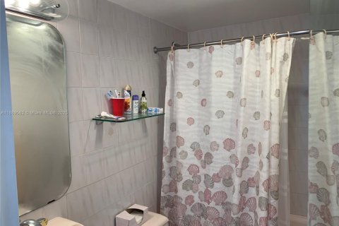 Снять в аренду кондоминиум в Халландейл-Бич, Флорида 1 спальня, 80.82м2, № 1941117 - фото 10