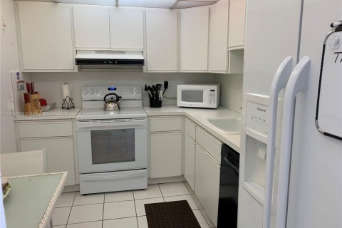 Снять в аренду кондоминиум в Халландейл-Бич, Флорида 1 спальня, 80.82м2, № 1941117 - фото 7