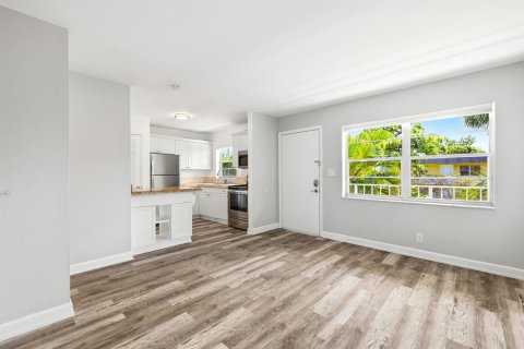 Condo in Oakland Park, Florida, 2 bedrooms № 2245660