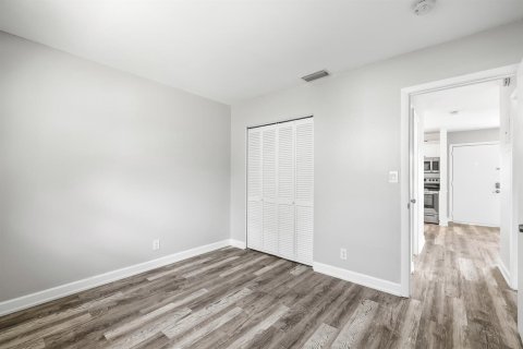 Condominio en venta en Oakland Park, Florida, 2 dormitorios, 56.58 m2 № 2245660 - foto 11