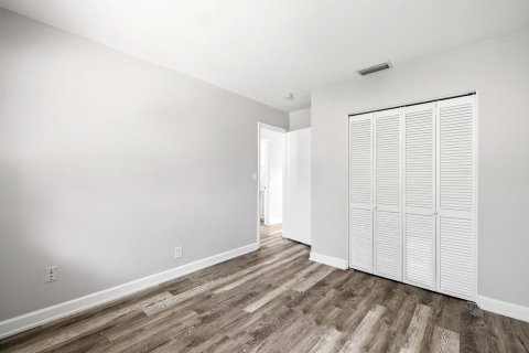 Condominio en venta en Oakland Park, Florida, 2 dormitorios, 56.58 m2 № 2245660 - foto 13