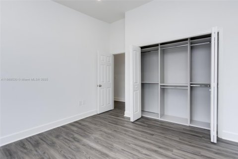 Townhouse in North Miami Beach, Florida 3 bedrooms, 179.86 sq.m. № 1922969 - photo 29