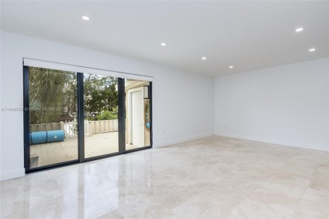 Townhouse in North Miami Beach, Florida 3 bedrooms, 179.86 sq.m. № 1922969 - photo 10