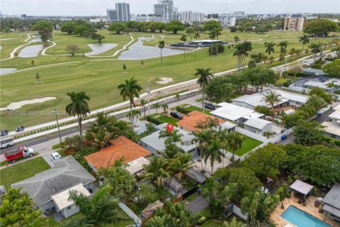 House in Hollywood, Florida 3 bedrooms, 171.31 sq.m. № 2062745 - photo 24