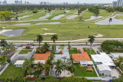 House in Hollywood, Florida 3 bedrooms, 171.31 sq.m. № 2062745 - photo 21