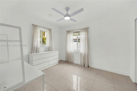 House in Hollywood, Florida 3 bedrooms, 171.31 sq.m. № 2062745 - photo 11