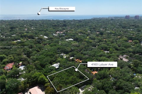 House in Miami, Florida 5 bedrooms, 250.84 sq.m. № 1862830 - photo 14