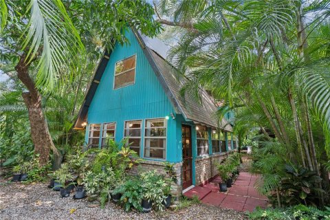 House in Miami, Florida 5 bedrooms, 250.84 sq.m. № 1862830 - photo 18