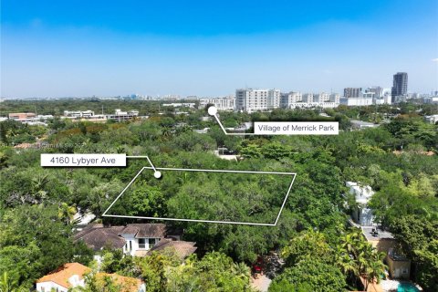 House in Miami, Florida 5 bedrooms, 250.84 sq.m. № 1862830 - photo 13