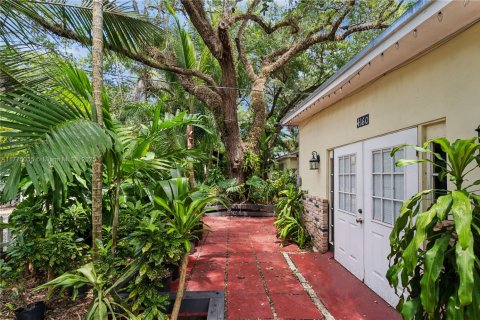 House in Miami, Florida 5 bedrooms, 250.84 sq.m. № 1862830 - photo 8