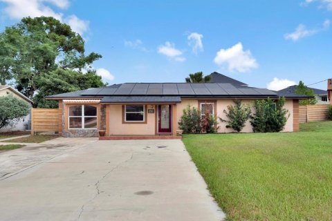 House in Apopka, Florida 3 bedrooms, 180.42 sq.m. № 2236803