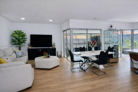 Купить виллу или дом в Майами, Флорида 3 спальни, 114.36м2, № 1997192 - фото 3