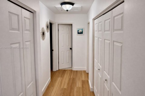 Купить виллу или дом в Майами, Флорида 3 спальни, 114.36м2, № 1997192 - фото 5